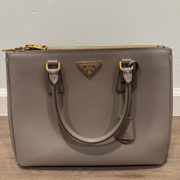 Prada Medium Saffiano Lux Galleria Double Zip Tote - Picture 1 of 10